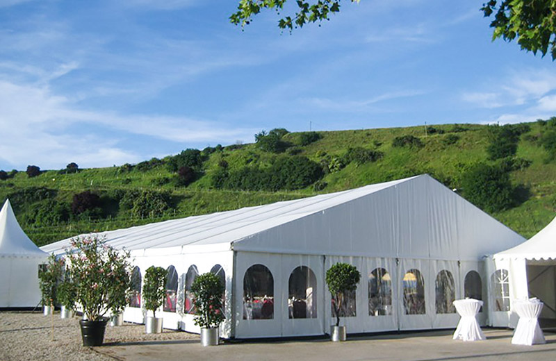 The application of the tent and the introduction of construction materials