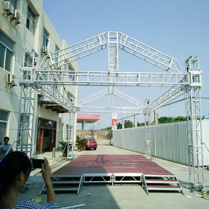 Hot Sale Portable Aluminum Stage Lights Equipment Podium Platform Truss Stage Aluminum Truss Display Stage