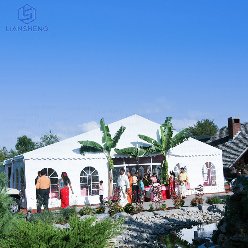 Romantic Transparent Wedding Marquee Clear Tent With Tables And Chairs 200 People